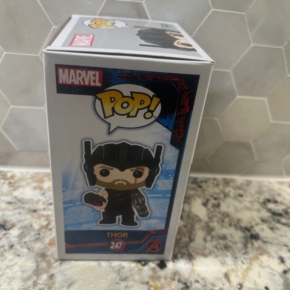 POP! Marvel’s Thor bobblehead - Picture 5 of 8
